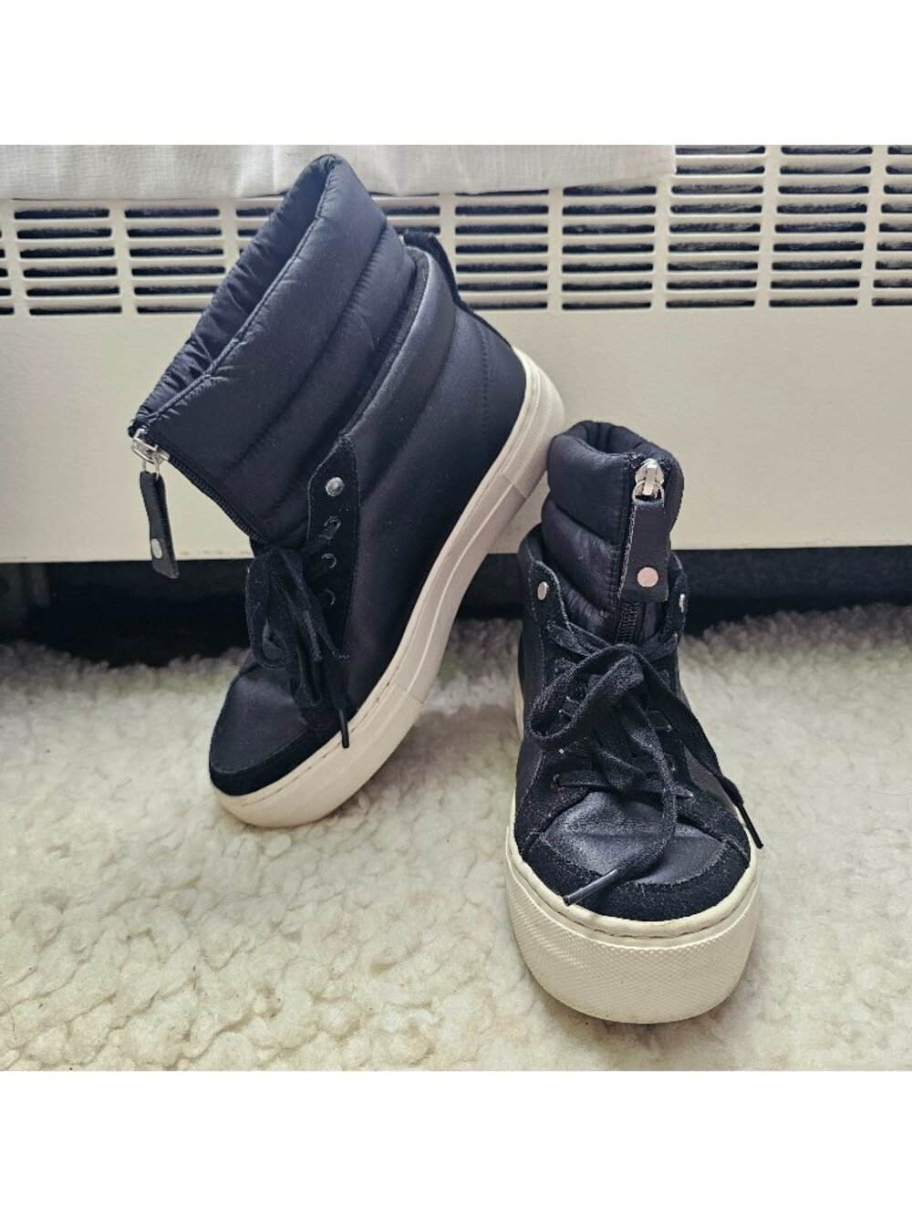 Skechers Black Leather ALBA Puffer Jacket Lining Hightops, Size 8